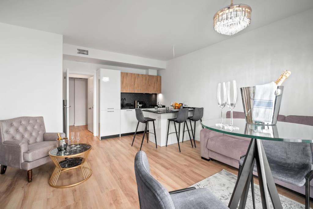 In The Heart Puerto Banus Luxurious Apartament